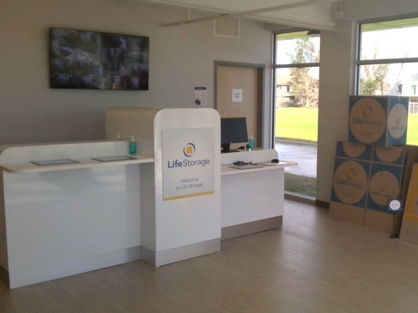 Storage Units at Extra Space Storage - 4185 - Houston - Cullen Blvd - 12812 Cullen Boulevard