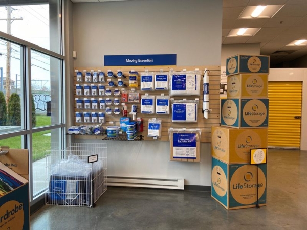 Facility photo: //images.sparefoot.com/medium/23175264d535c2437df.jpg
