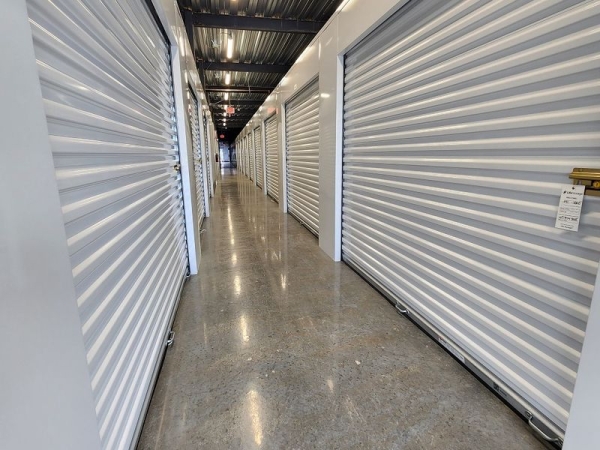 Facility photo: //images.sparefoot.com/medium/231762679947dd627a1.jpg