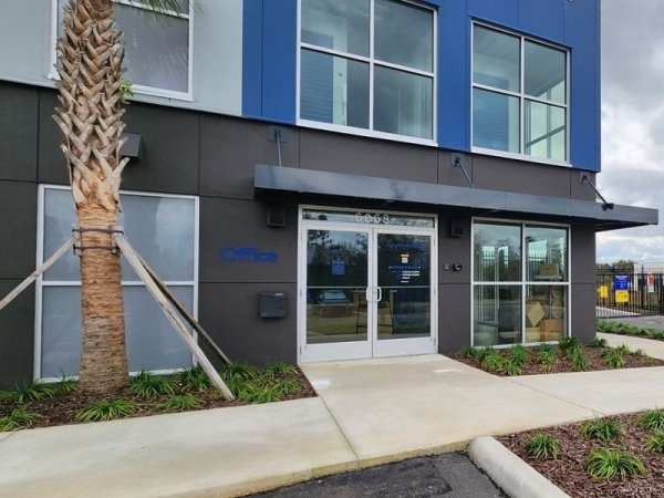Facility photo: //images.sparefoot.com/medium/23176267994870ba013.jpg