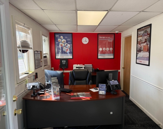 Facility photo: //images.sparefoot.com/medium/231766686f7753ea838.jpg
