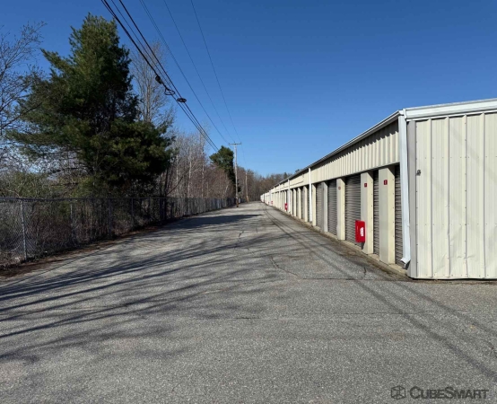 Facility photo: //images.sparefoot.com/medium/231766686f775b4e622.jpg
