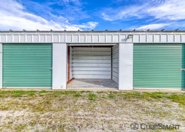 Facility photo: //images.sparefoot.com/medium/2317686985aa1950f1f.jpg