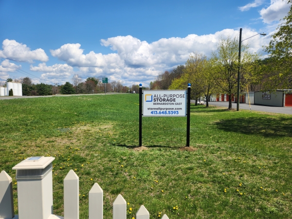 Facility photo: //images.sparefoot.com/medium/2317706928ab4854074.jpg