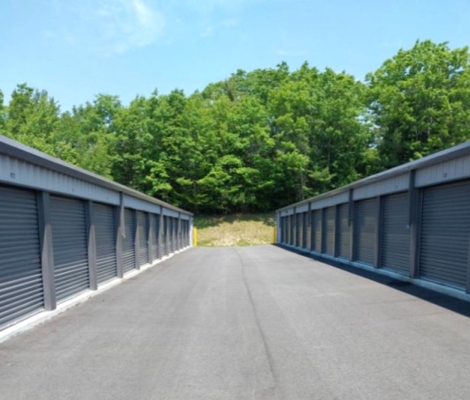 Facility photo: //images.sparefoot.com/medium/231772692887bec4a3e.jpg