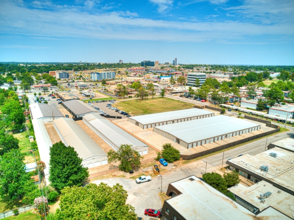 Storage Units at Storelocal Tulsa - 4512 East 51St Street