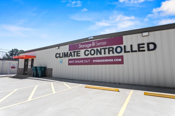 Facility photo: //images.sparefoot.com/medium/2318346893a6b2f033b.jpg
