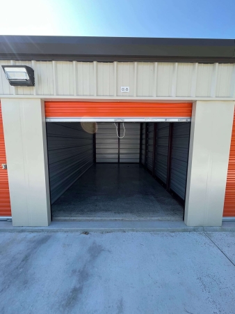 Facility photo: //images.sparefoot.com/medium/2318346893a87466af1.jpg