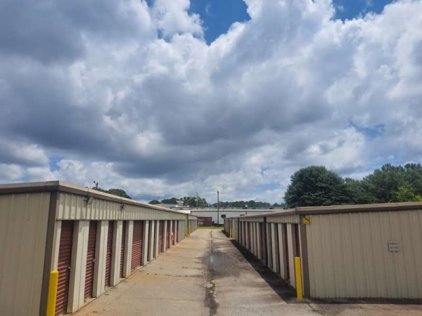 Facility photo: //images.sparefoot.com/medium/231836689f5530ae382.jpg