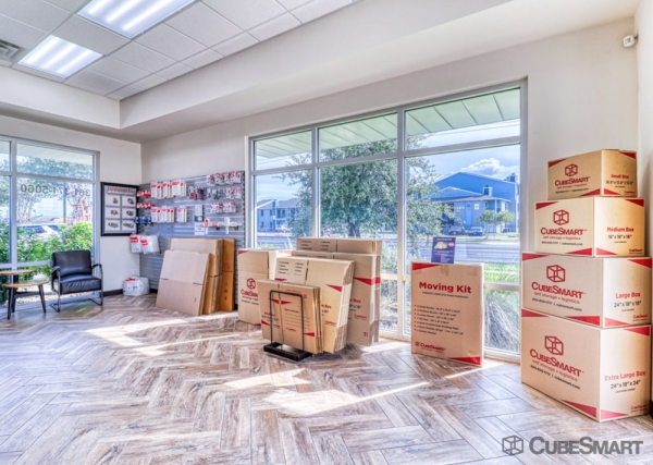 Facility photo: //images.sparefoot.com/medium/23184769f70c8058583.jpg