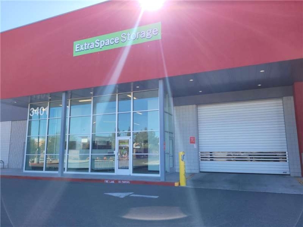 Storage Units at Extra Space Storage - 2059 - Phoenix - W. Greenway Rd - 3401 West Greenway Road