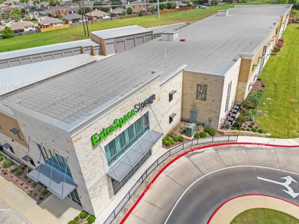 Facility photo: //images.sparefoot.com/medium/2318816994308d34dd9.jpg