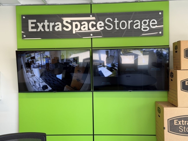 Facility photo: //images.sparefoot.com/medium/23190269f0a240471e4.jpg