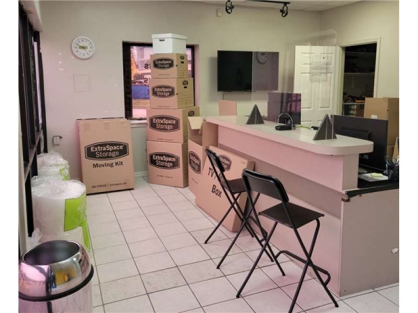 Storage Units at Extra Space Storage - 6097 - Dallas - 2339 Inwood Rd - 2339 Inwood Road