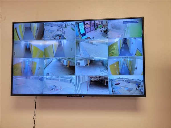 Storage Units at Extra Space Storage - 6097 - Dallas - 2339 Inwood Rd - 2339 Inwood Road