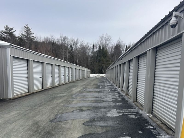 Facility photo: //images.sparefoot.com/medium/2319196904fc0c3e86c.jpg