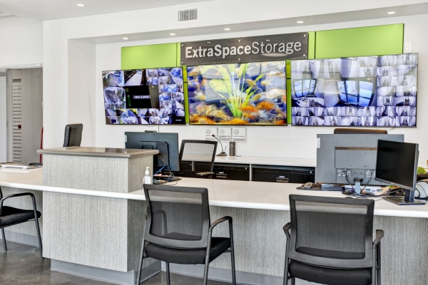 Facility photo: //images.sparefoot.com/medium/231923699430b6cc47f.jpg