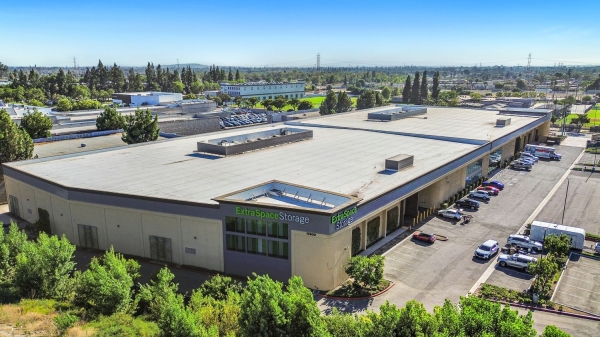 Facility photo: //images.sparefoot.com/medium/231923699430b98d7da.jpg