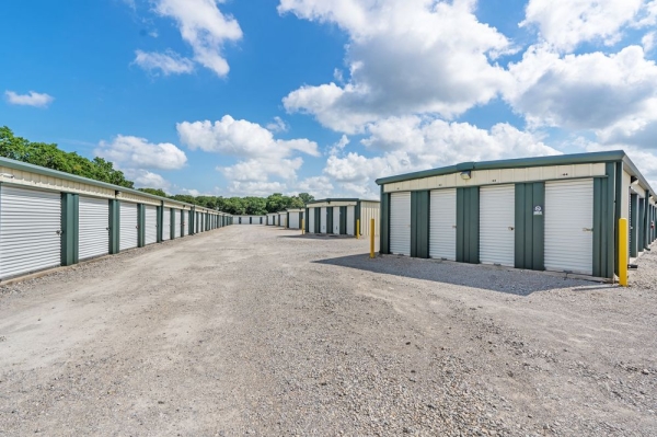 Facility photo: //images.sparefoot.com/medium/2319266994305143664.jpg