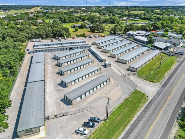 Facility photo: //images.sparefoot.com/medium/231926699430523e6e9.jpg