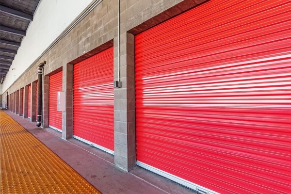 Facility photo: //images.sparefoot.com/medium/23192869943117dfd59.jpg