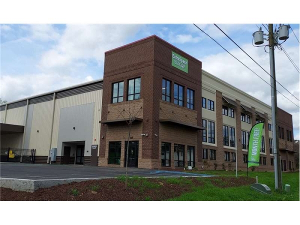 Facility photo: //images.sparefoot.com/medium/23195564e005c4b893c.jpg