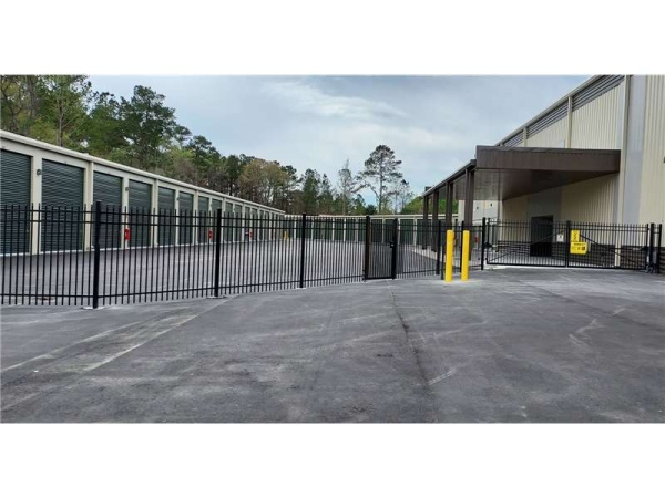 Facility photo: //images.sparefoot.com/medium/23195564e005c5e88ab.jpg