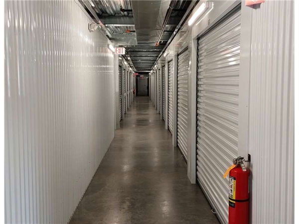 Facility photo: //images.sparefoot.com/medium/23195564e005c741270.jpg