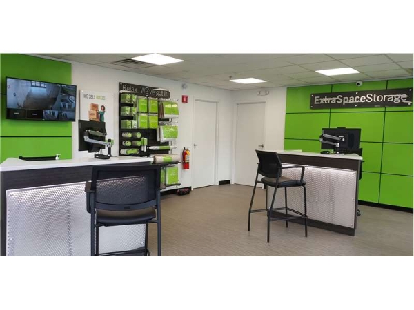 Facility photo: //images.sparefoot.com/medium/23195564e005c86ac7d.jpg