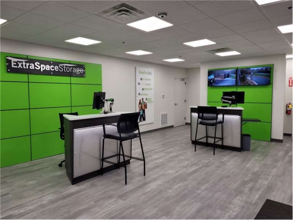 Storage Units at Extra Space Storage - 7394 - Kennesaw - Chastain Rd NW - 331 Chastain Road Northwest