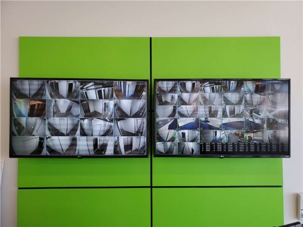 Storage Units at Extra Space Storage - 7412 - Phoenix - 6316 N 7th St - 6316 North 7th Street