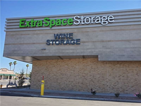 Storage Units at Extra Space Storage - 7412 - Phoenix - 6316 N 7th St - 6316 North 7th Street