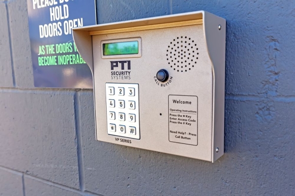 Facility photo: //images.sparefoot.com/medium/231987699431a9e0fa2.jpg