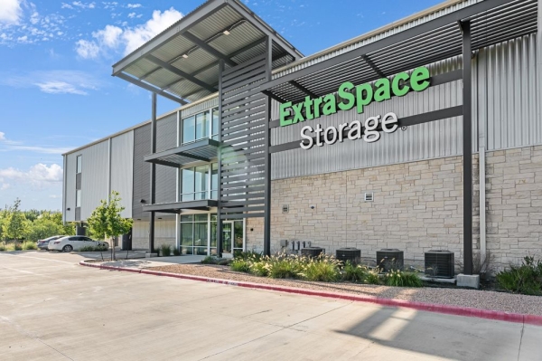 Facility photo: //images.sparefoot.com/medium/23199169e8ba8144364.jpg
