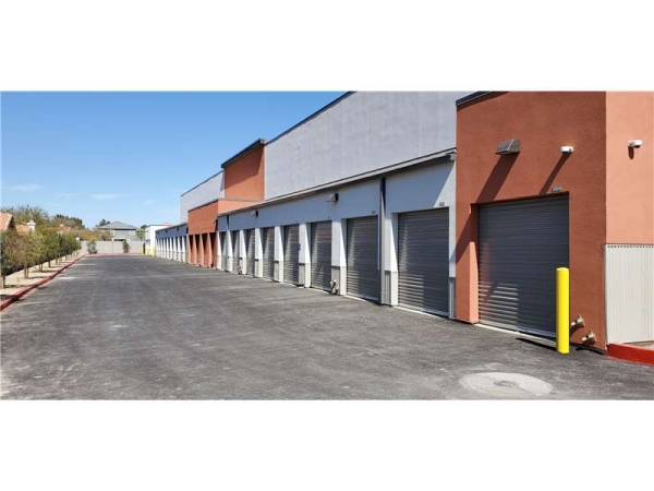 Storage Units at Extra Space Storage - 7463 - Phoenix - Glendale Ave - 2718 West Glendale Avenue
