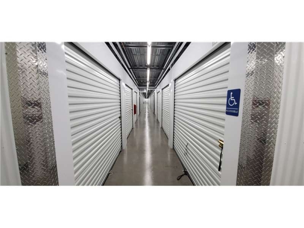 Storage Units at Extra Space Storage - 7463 - Phoenix - Glendale Ave - 2718 West Glendale Avenue