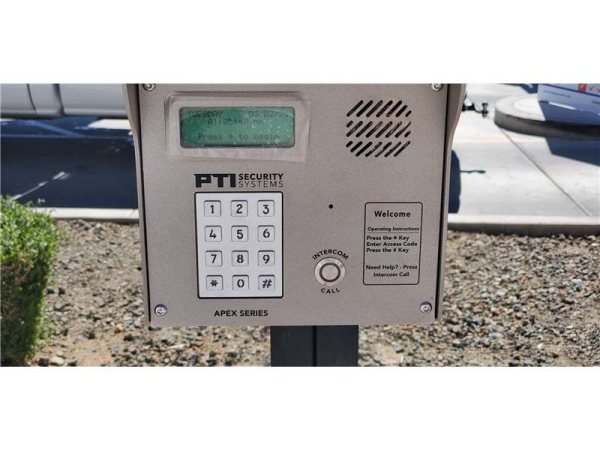 Storage Units at Extra Space Storage - 7463 - Phoenix - Glendale Ave - 2718 West Glendale Avenue