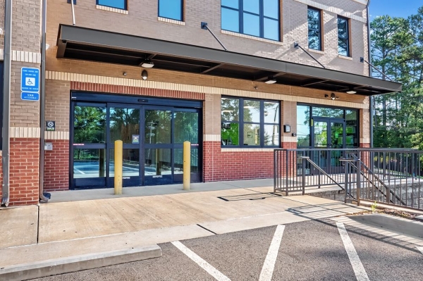 Facility photo: //images.sparefoot.com/medium/231993699431d70884f.jpg