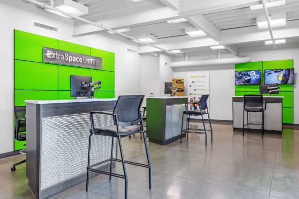 Facility photo: //images.sparefoot.com/medium/23203069943245890f0.jpg