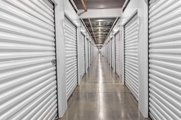 Facility photo: //images.sparefoot.com/medium/2320306994324760816.jpg