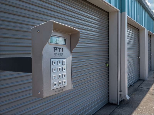 Facility photo: //images.sparefoot.com/medium/232034699431c377fac.jpg