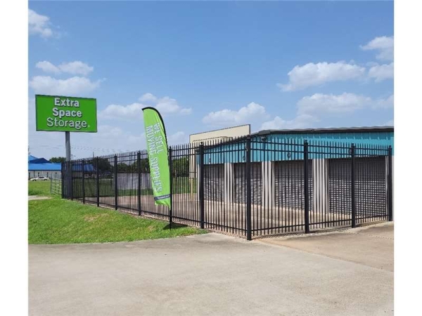 Facility photo: //images.sparefoot.com/medium/232034699431c6ca67f.jpg