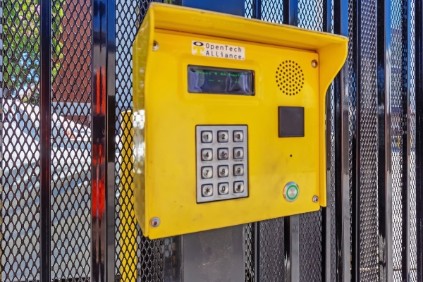 Facility photo: //images.sparefoot.com/medium/2320376994321b8b75d.jpg