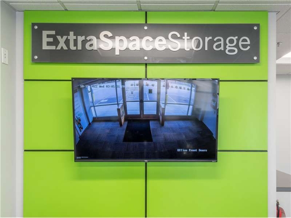 Facility photo: //images.sparefoot.com/medium/23204564e00a11e8a5e.jpg