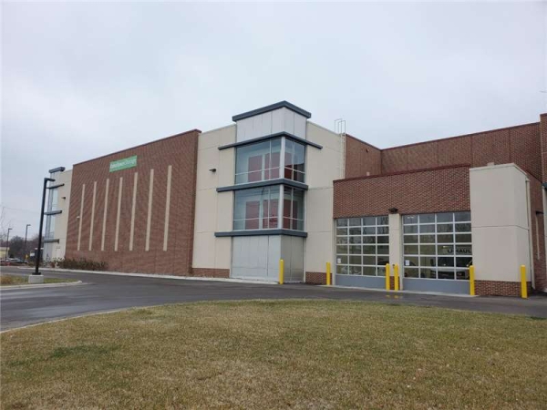 Facility photo: //images.sparefoot.com/medium/23204664e00a1fb4835.jpg