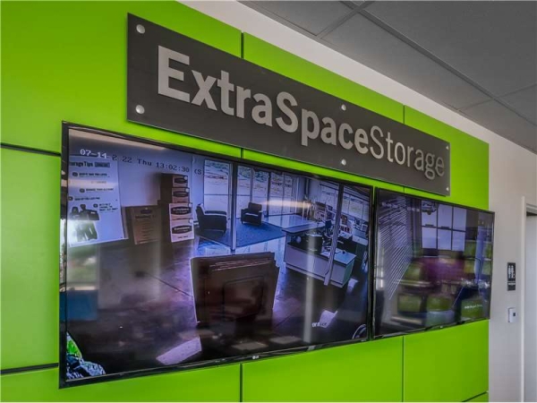 Facility photo: //images.sparefoot.com/medium/23204964e00a4fe7181.jpg