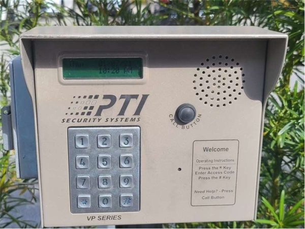 Storage Units at Extra Space Storage - 7575 - Pembroke Pines - 18460 Pines Blvd - 18460 Pines Boulevard