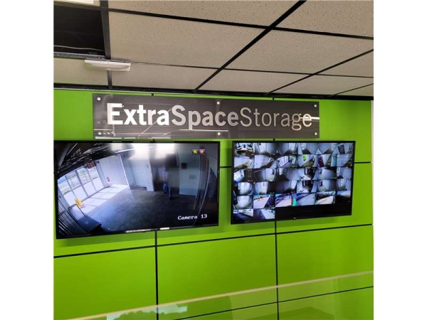 Storage Units at Extra Space Storage - 7604 - Houston - Brittmoore Rd - 1050 Brittmoore Road