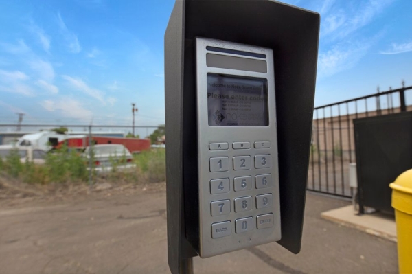 Facility photo: //images.sparefoot.com/medium/23215569943201bc7af.jpg