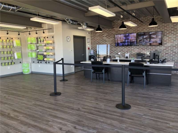 Facility photo: //images.sparefoot.com/medium/23215964e00f292791a.jpg